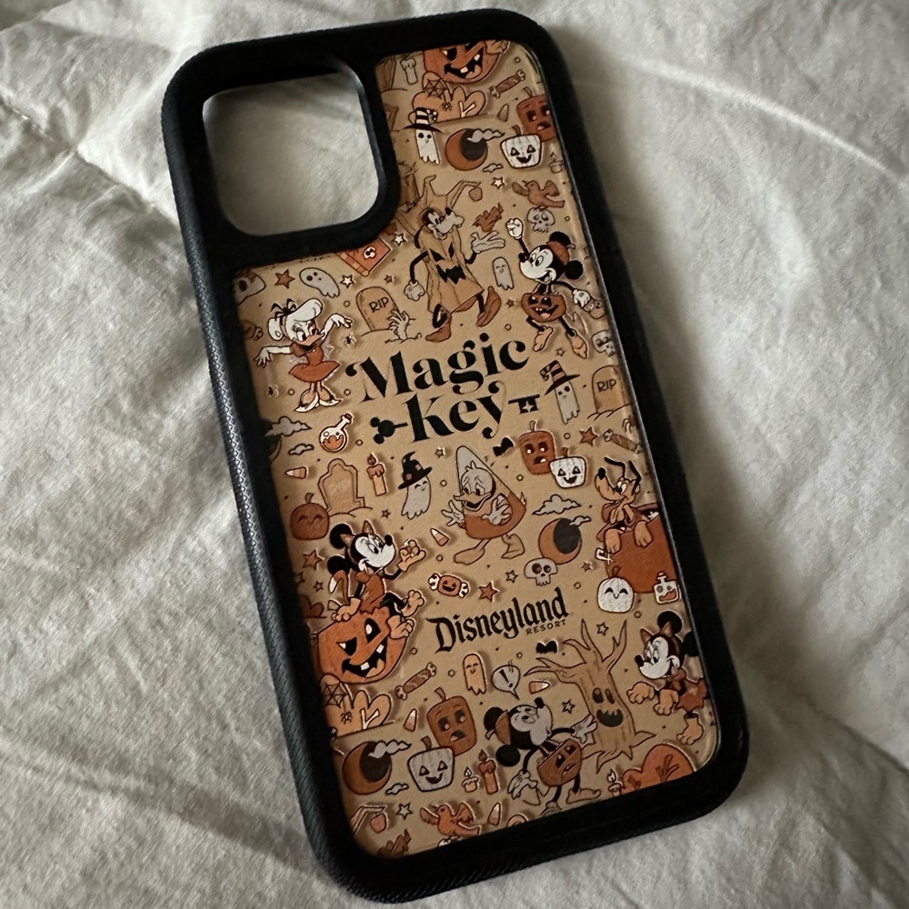 iPhone 12 Pro Disney Halloween Case
